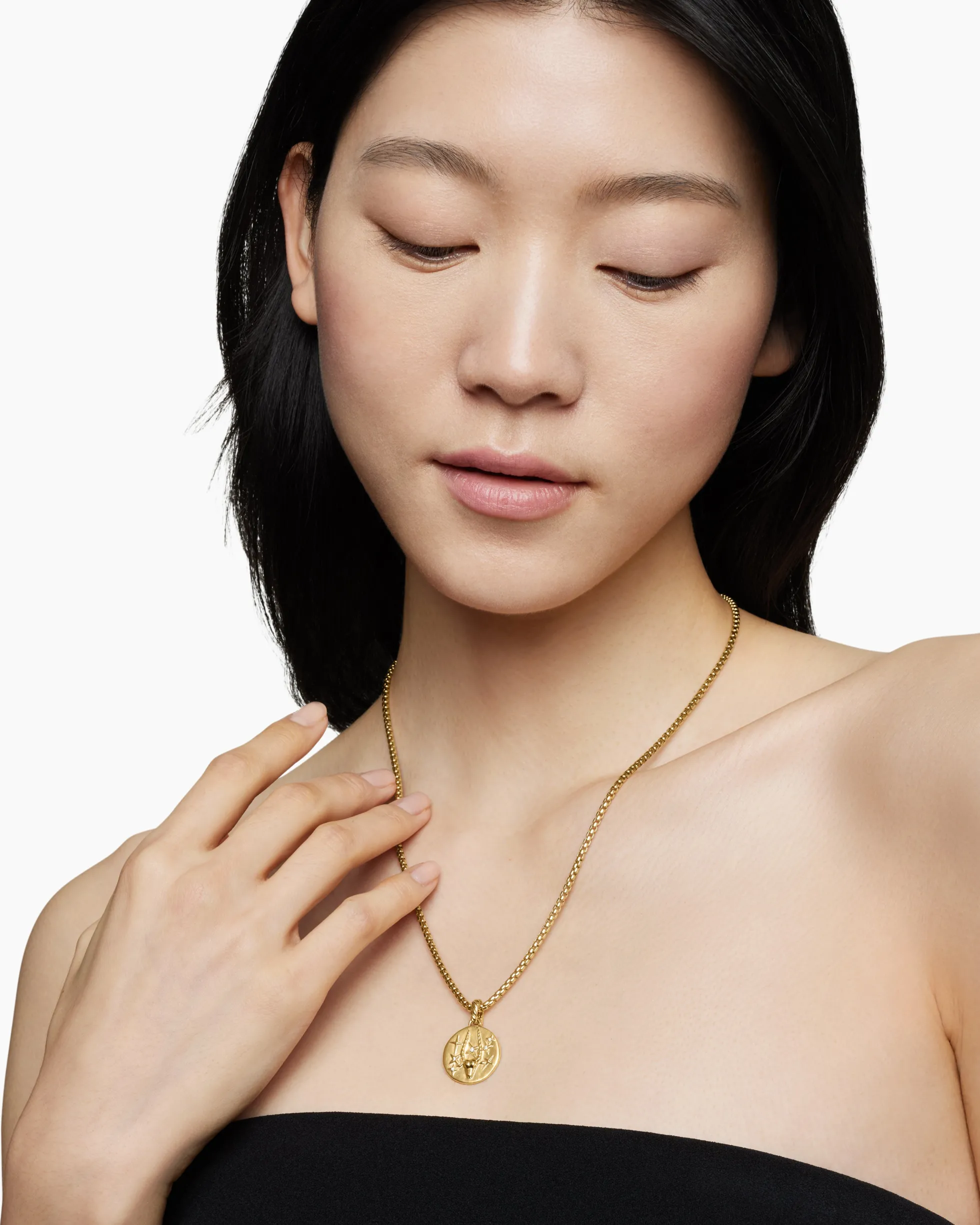 Capricorn Amulet 18K Yellow Gold with Diamonds, 19mm