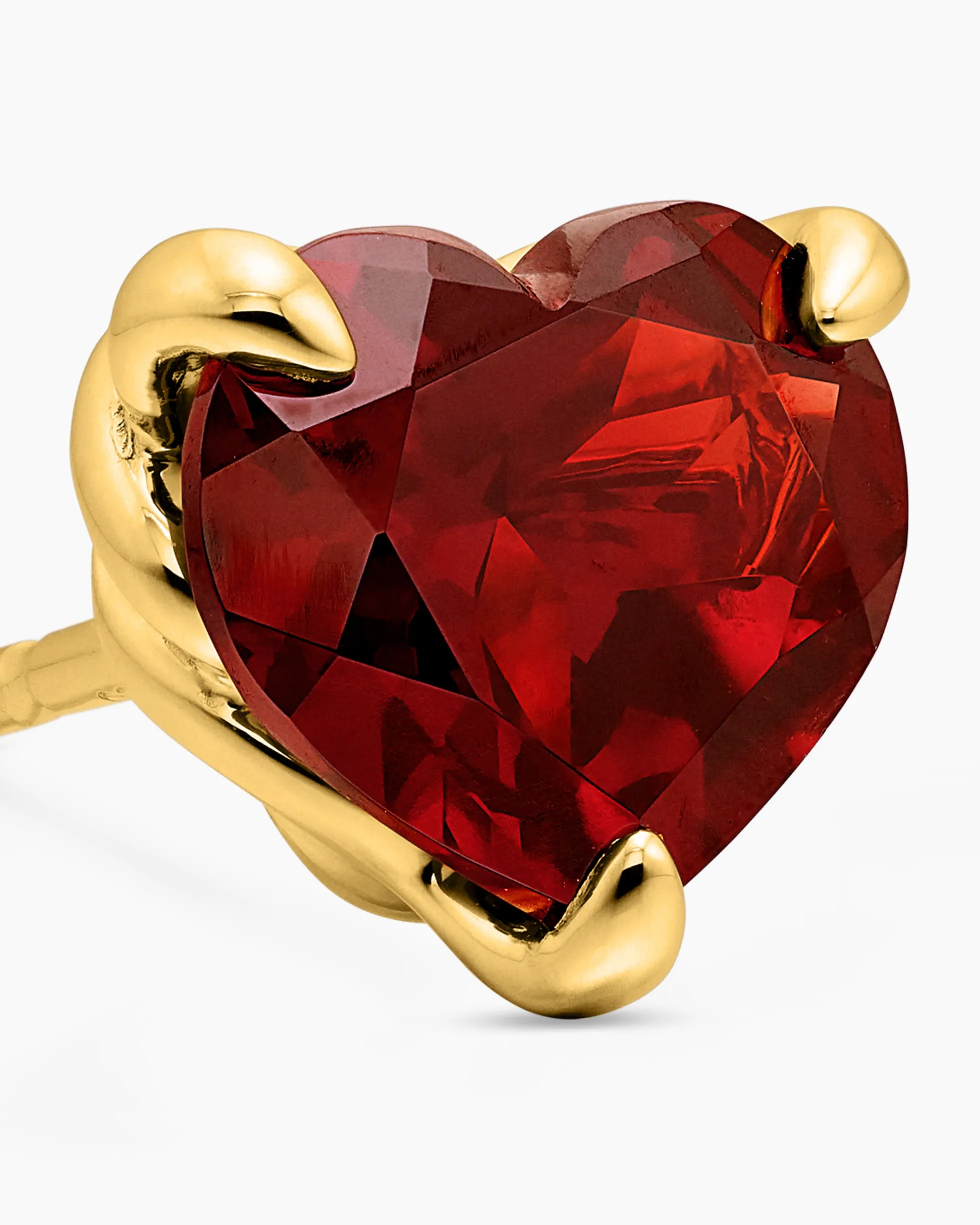 Chatelaine® Heart Stud Earrings 18K Yellow Gold with Garnet, 8mm