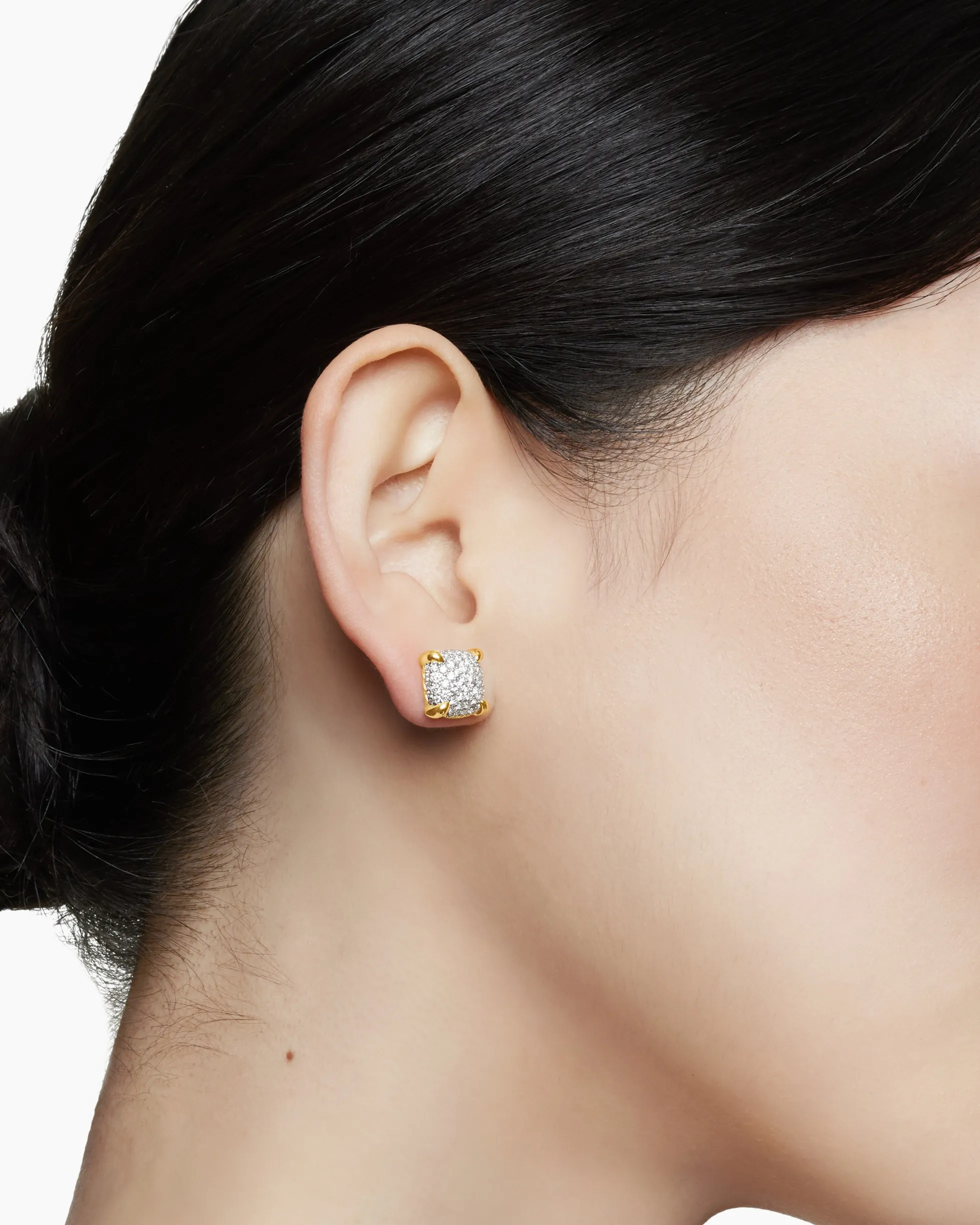 Chatelaine® Stud Earrings 18K Yellow Gold with Pavé Diamonds, 11mm