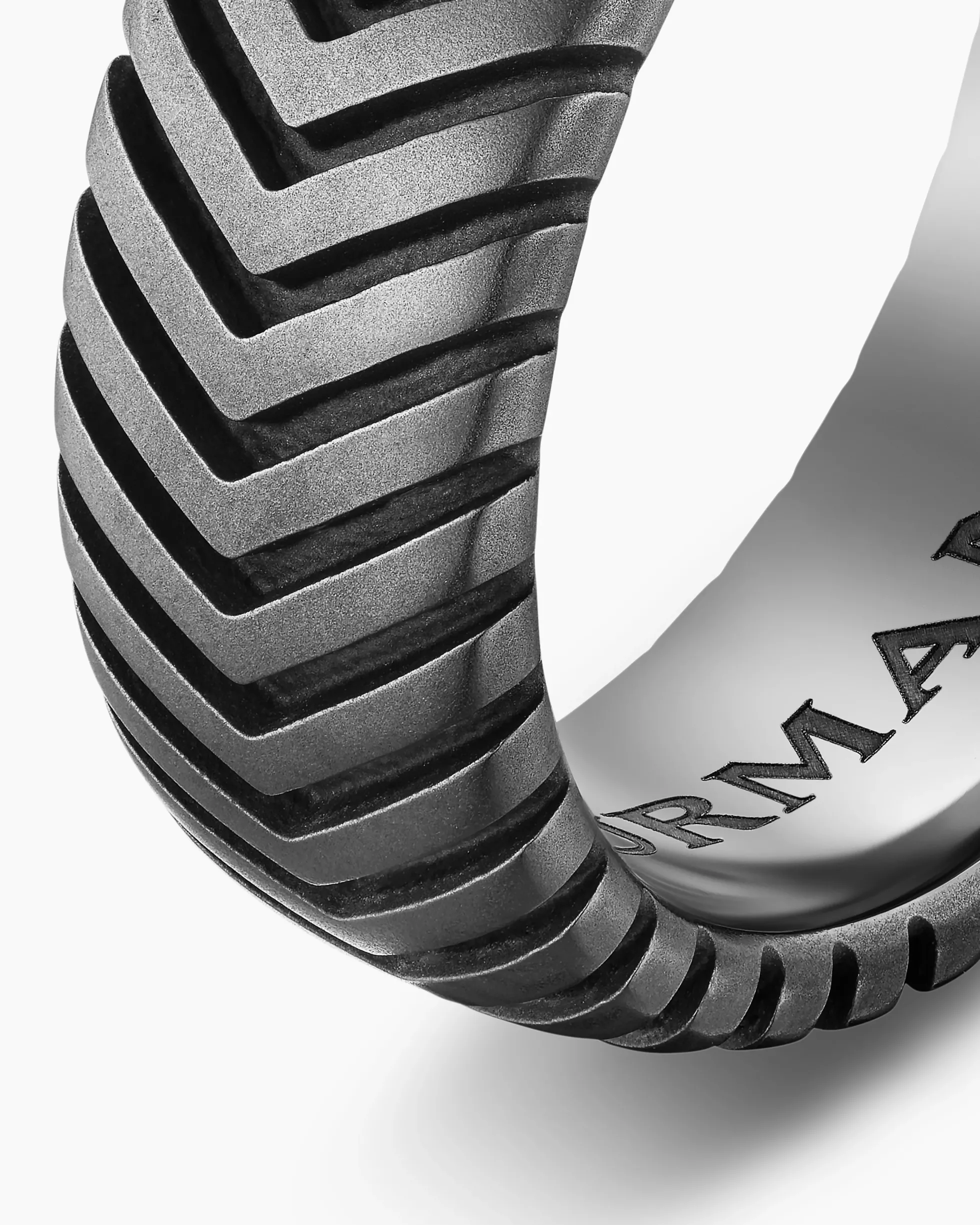 Chevron Band Ring Anthracite Titanium, 8mm
