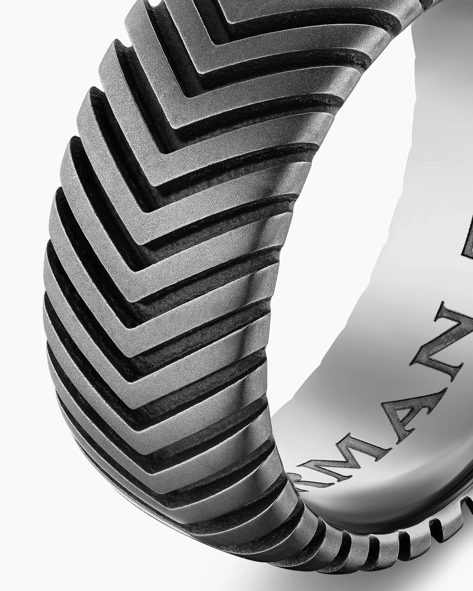 Chevron Band Ring Anthracite Titanium, 10mm