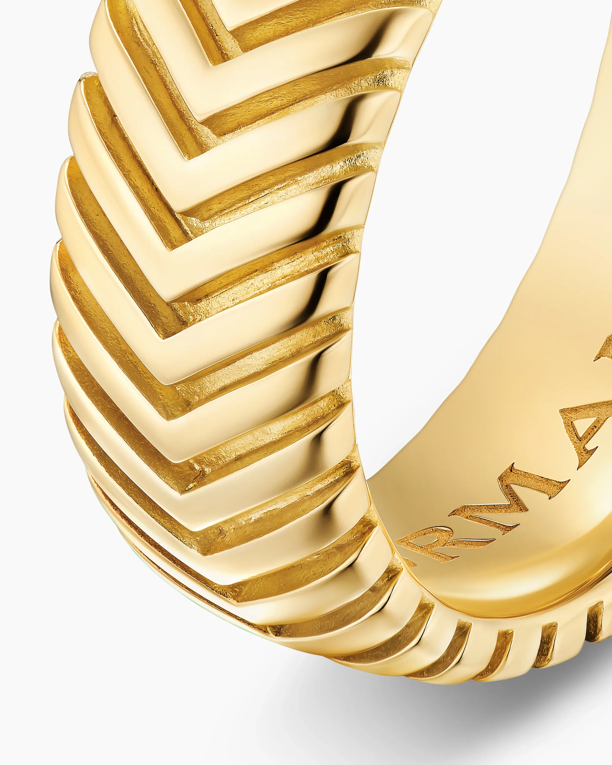 Chevron Band Ring 18K Yellow Gold, 8mm