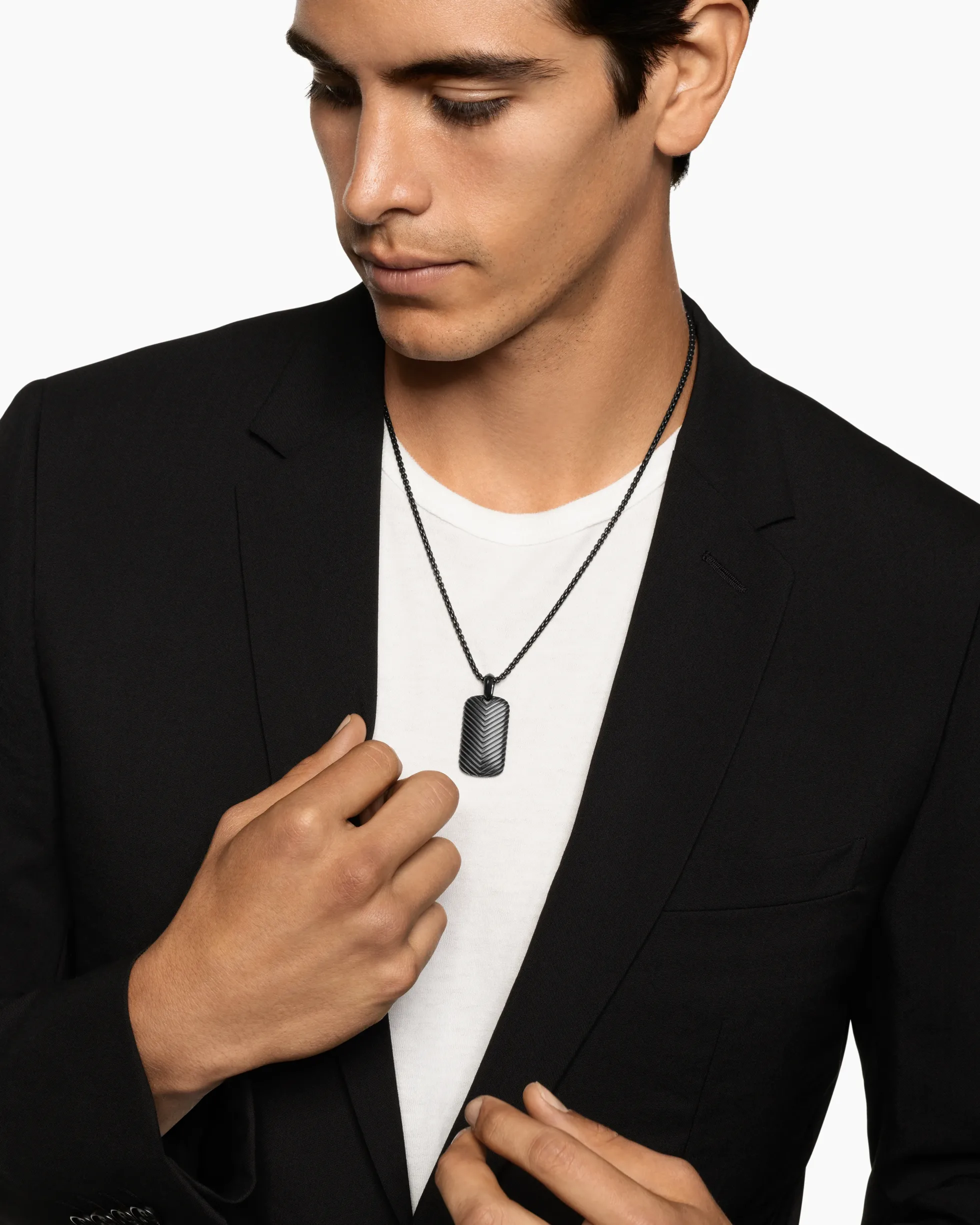 Chevron Tag Black Titanium, 34mm