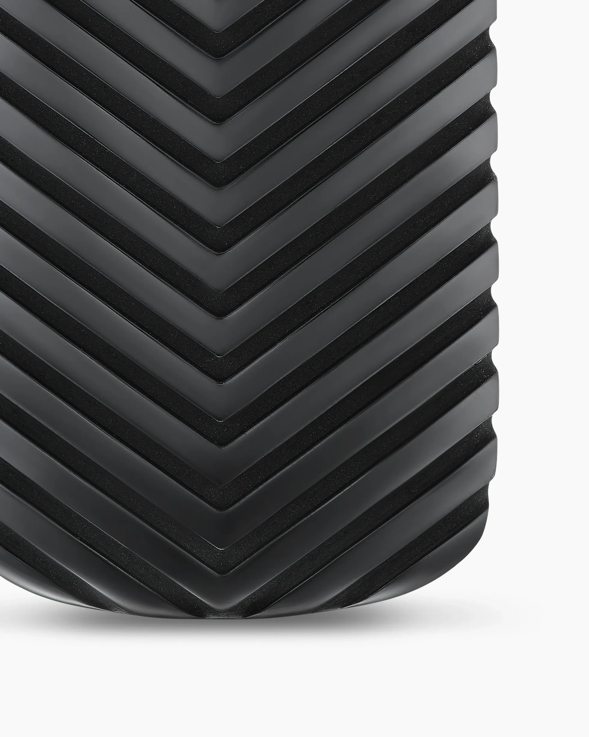 Chevron Tag Black Titanium, 34mm