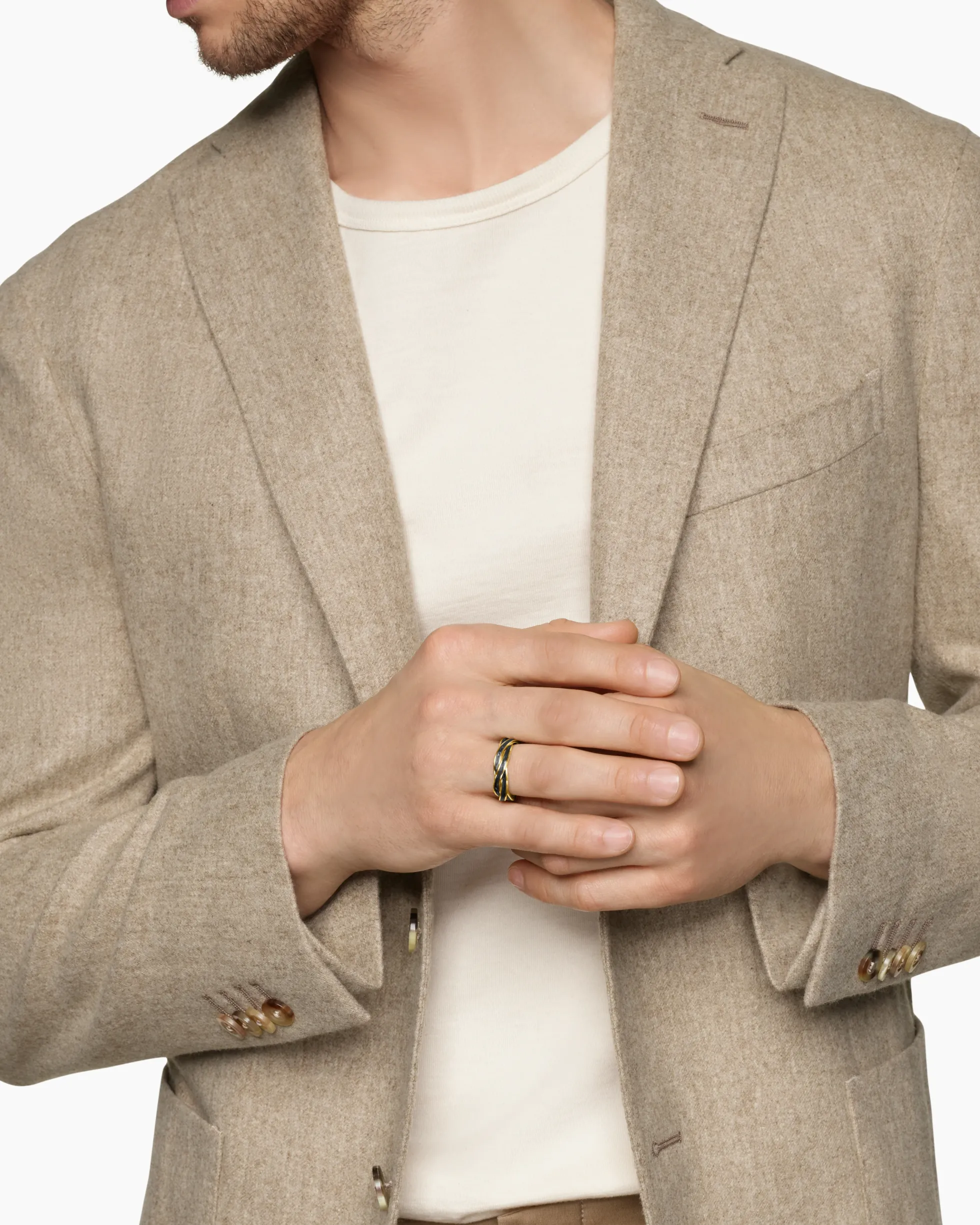 DY Helios™ Band Ring 18K Yellow Gold with Forged Carbon, 6mm