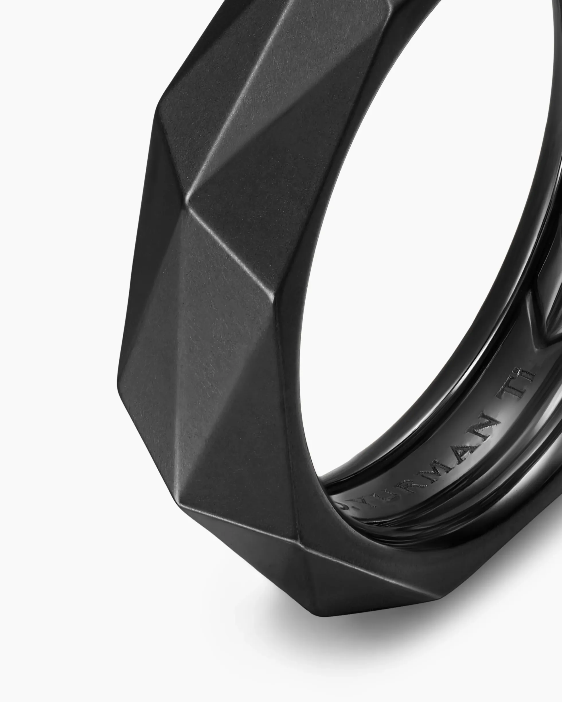 Faceted Band Ring Black Titanium, 6.2mm