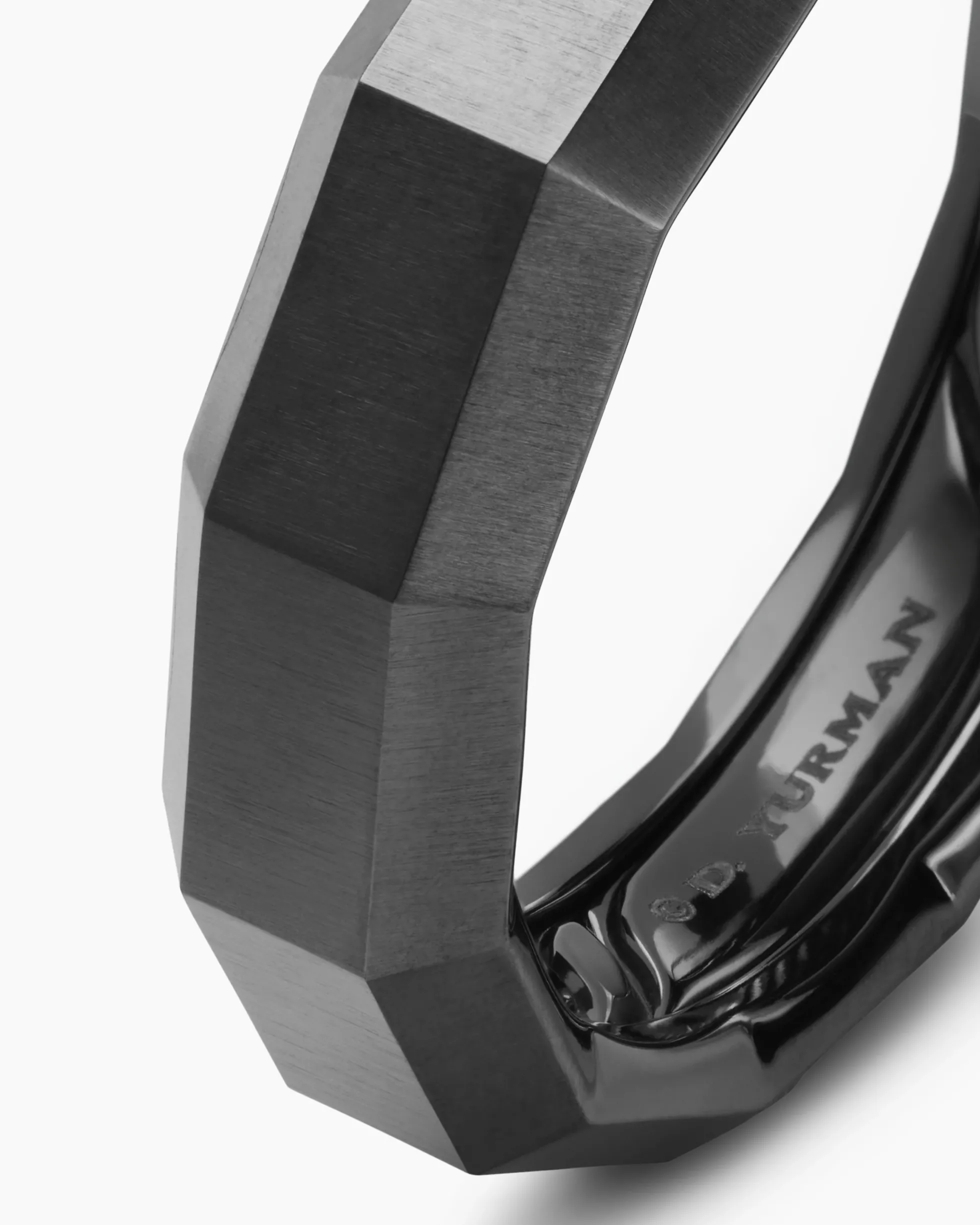 Faceted Band Ring Black Titanium, 6mm