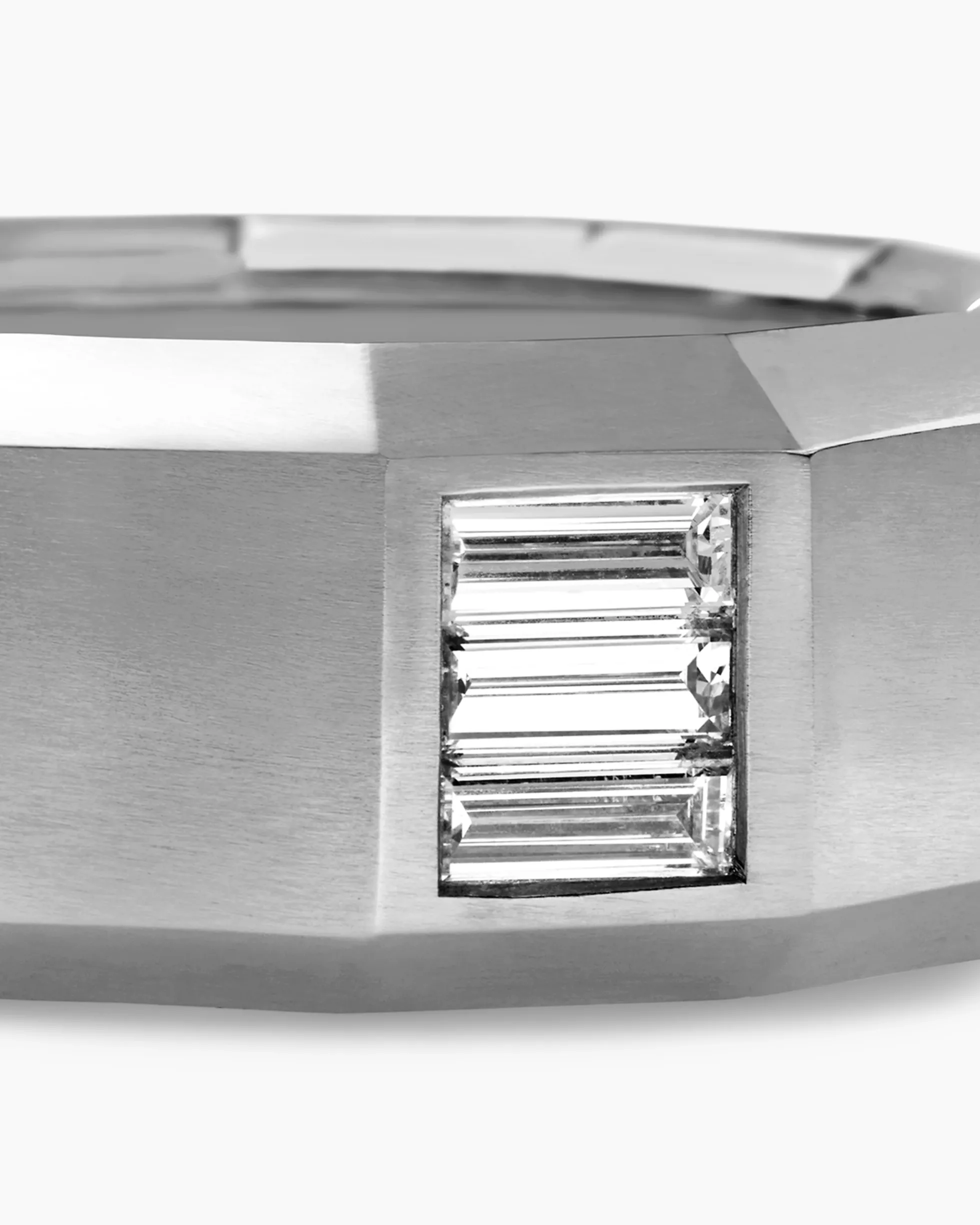 Faceted Band Ring 18K White Gold with Center Diamond, 10mm