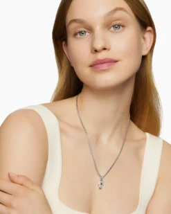 Hamsa Amulet 18K White Gold with Pavé Diamonds and Blue Sapphire, 24.6mm