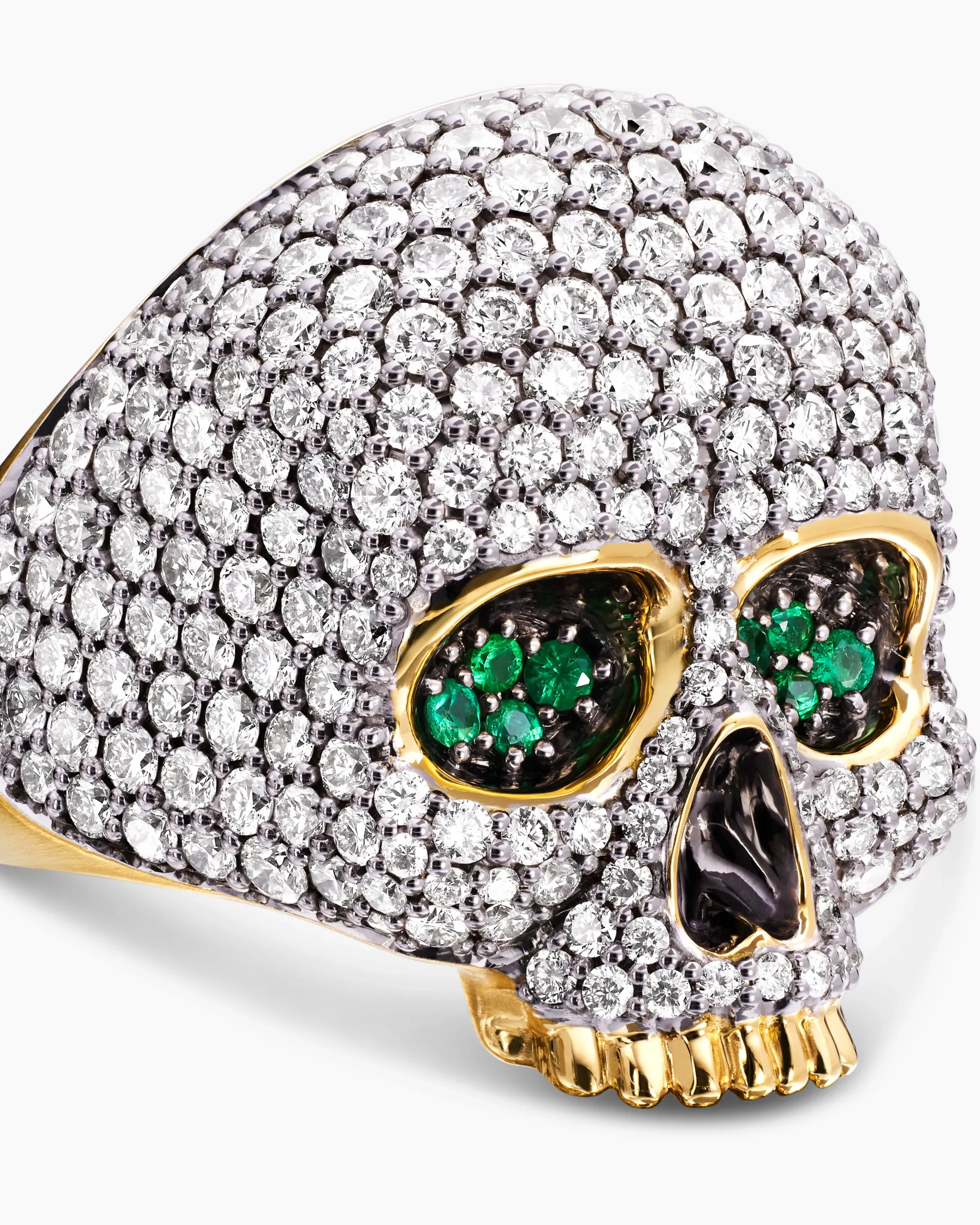 Memento Mori Skull Ring 18K Yellow Gold with Diamonds and Emeralds, 26mm