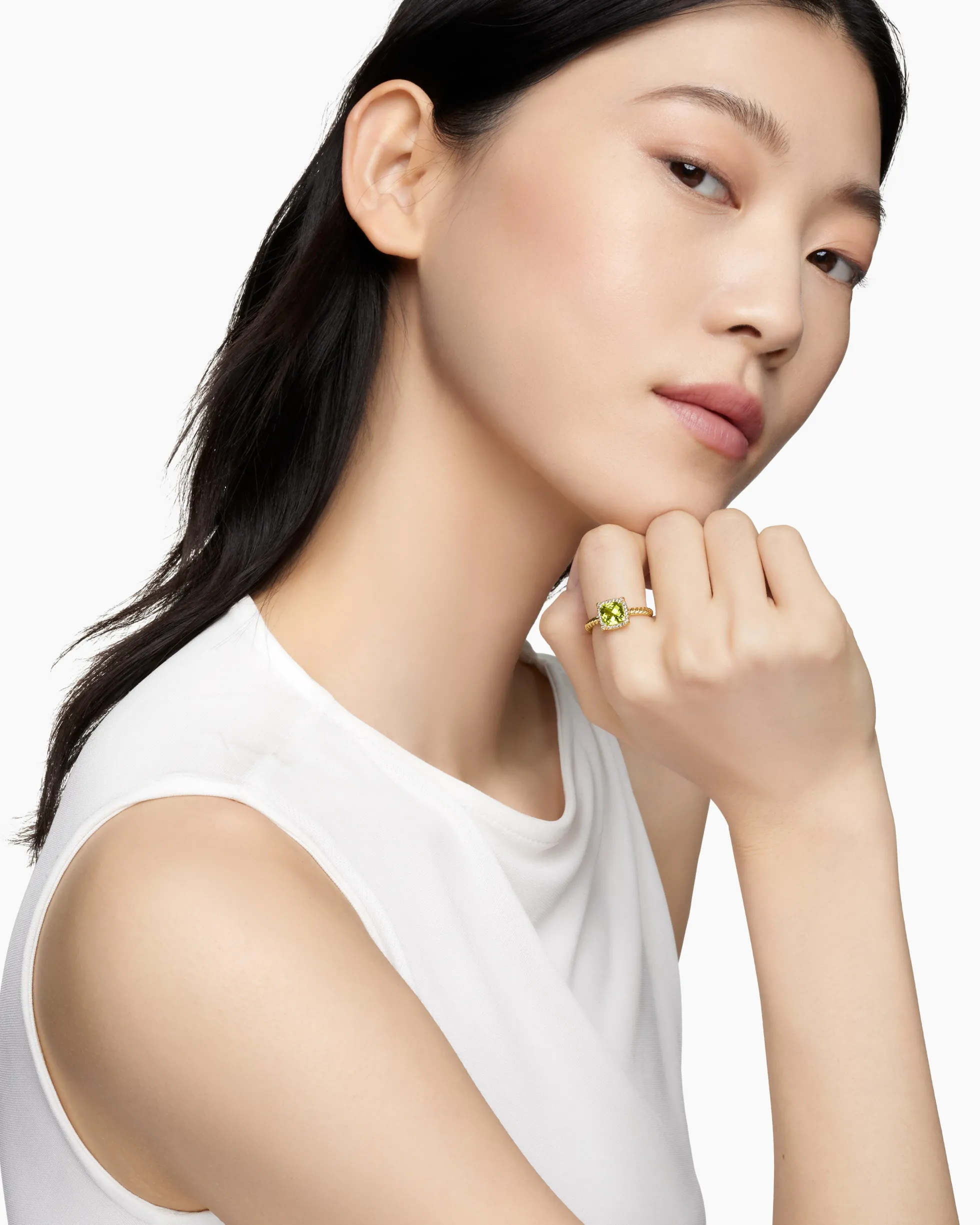 Petite Chatelaine® Pavé Bezel Ring 18K Yellow Gold with Peridot and Diamonds, 7mm