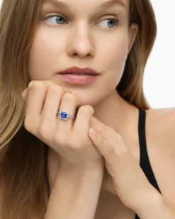 Petite Chatelaine® Pavé Bezel Ring 18K White Gold with Tanzanite and Diamonds, 7mm