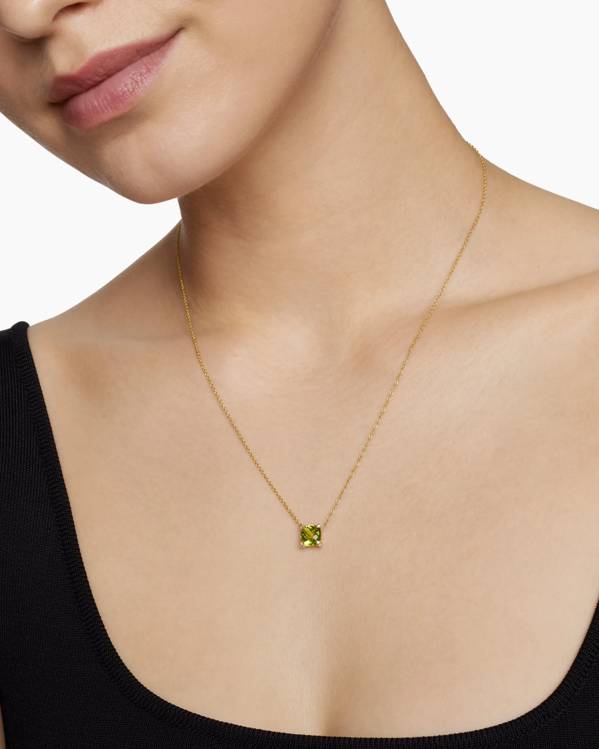 Petite Chatelaine® Pendant Necklace 18K Yellow Gold with Peridot and Diamonds, 7mm