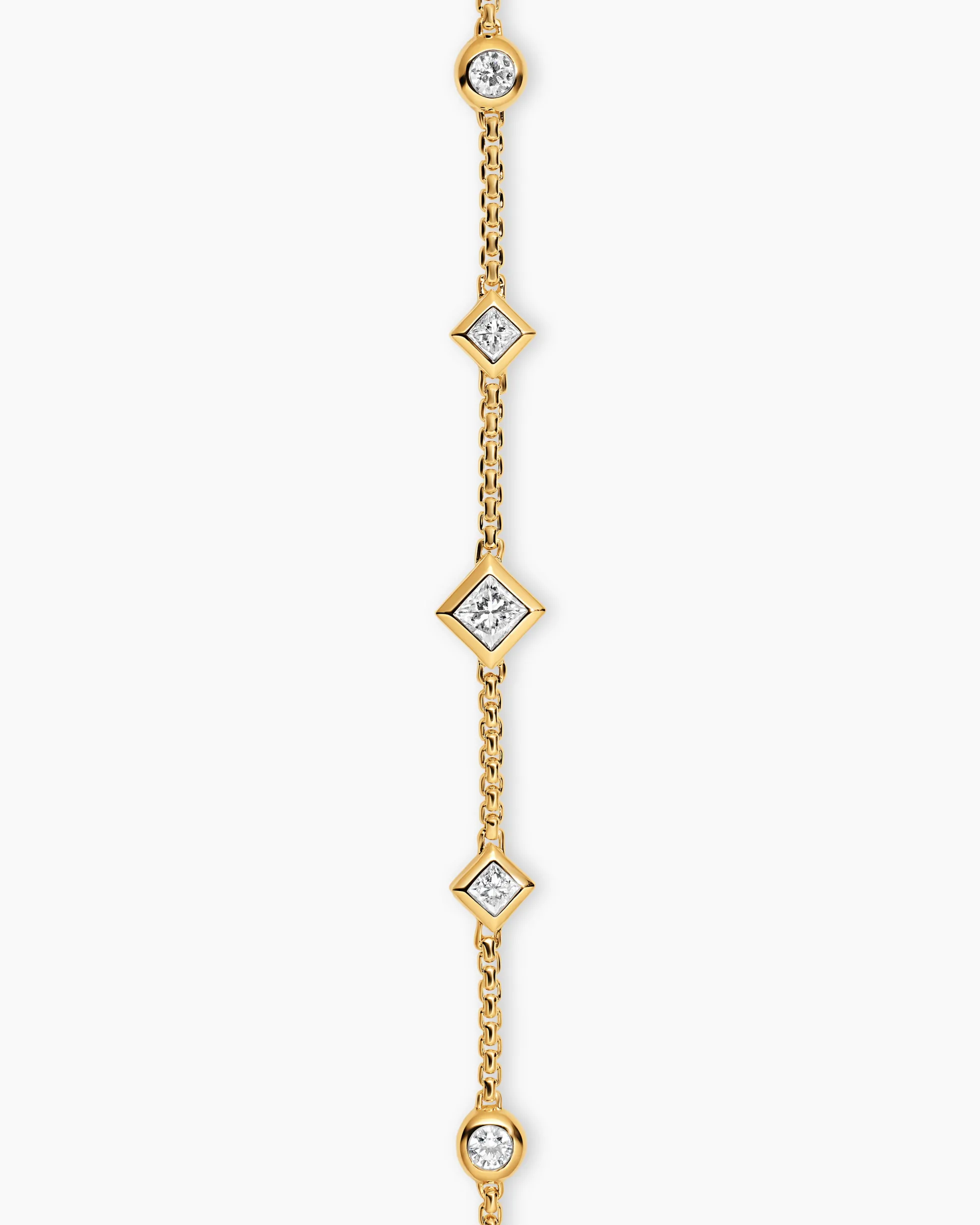 Petite Modern Renaissance® Station Chain Bracelet 18K Yellow Gold with Diamonds, 7.5mm