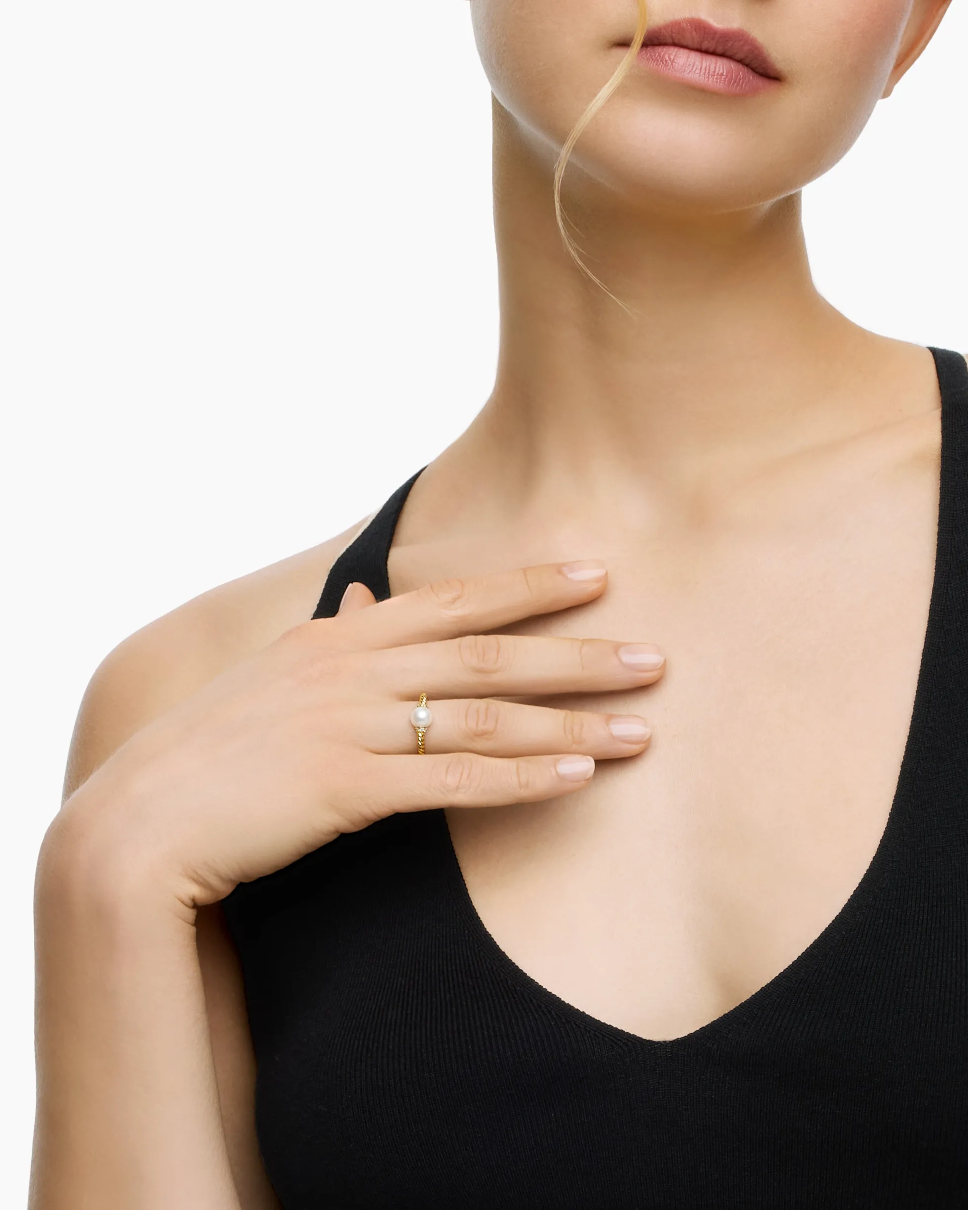 Petite Solari Station Ring 18K Yellow Gold with Pearl and Diamonds, 2.3mm