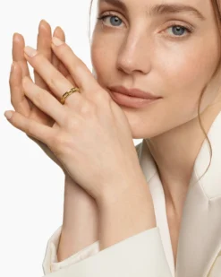 Pyramid Band Ring 18K Yellow Gold, 4mm