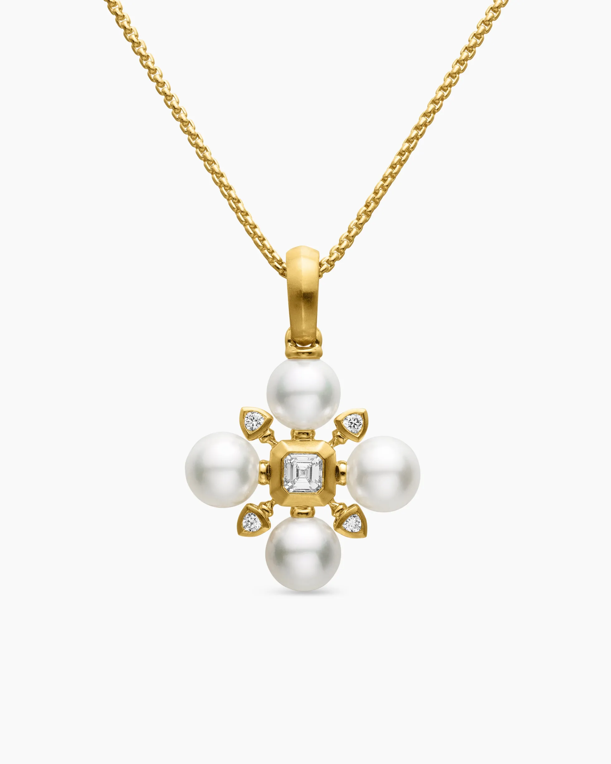 Renaissance® Pearl Necklace 18K Yellow Gold with Pearls and Diamonds, 20mm