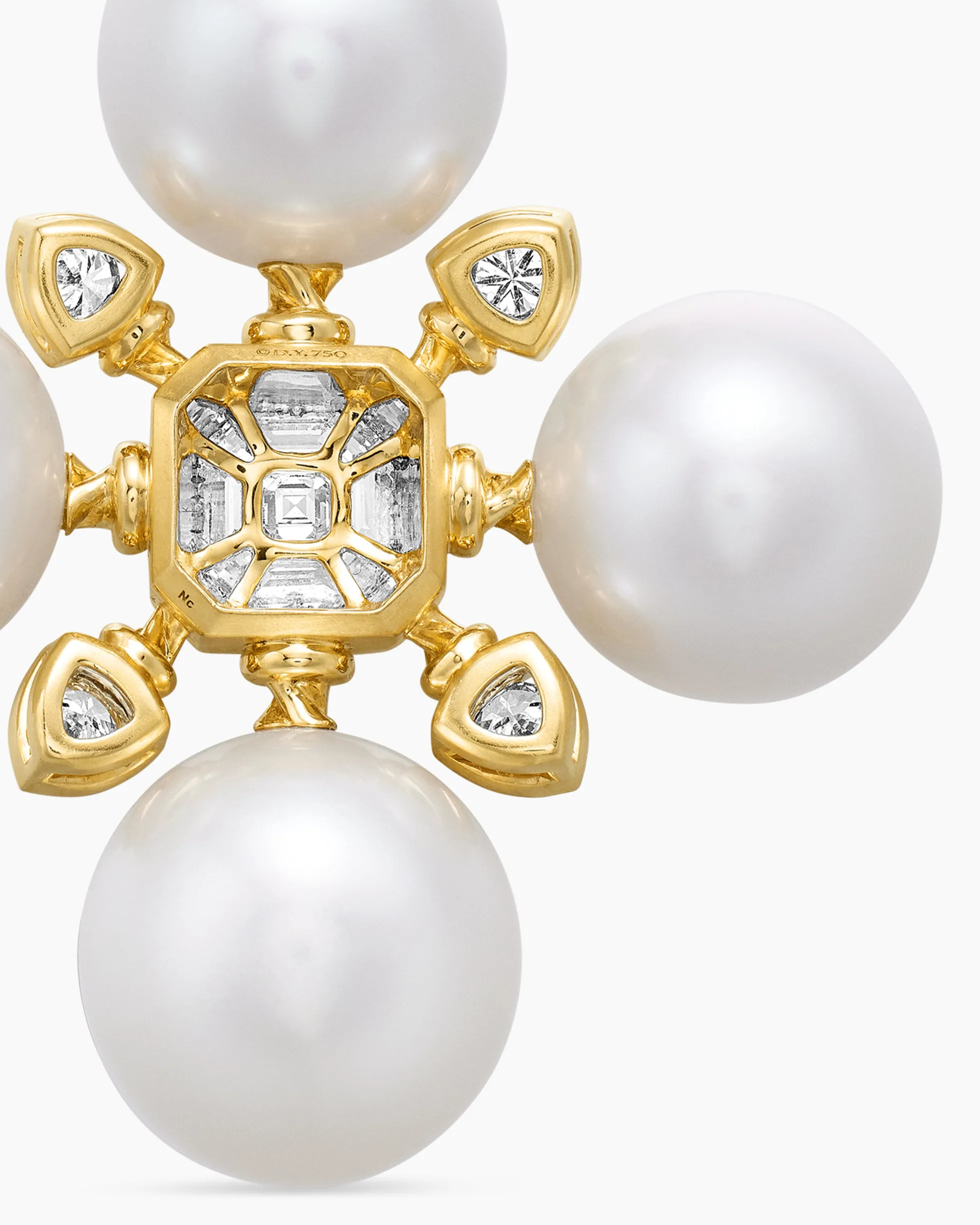Renaissance® Pearl Pendant 18K Yellow Gold and with Pearls and Diamonds, 29.4mm