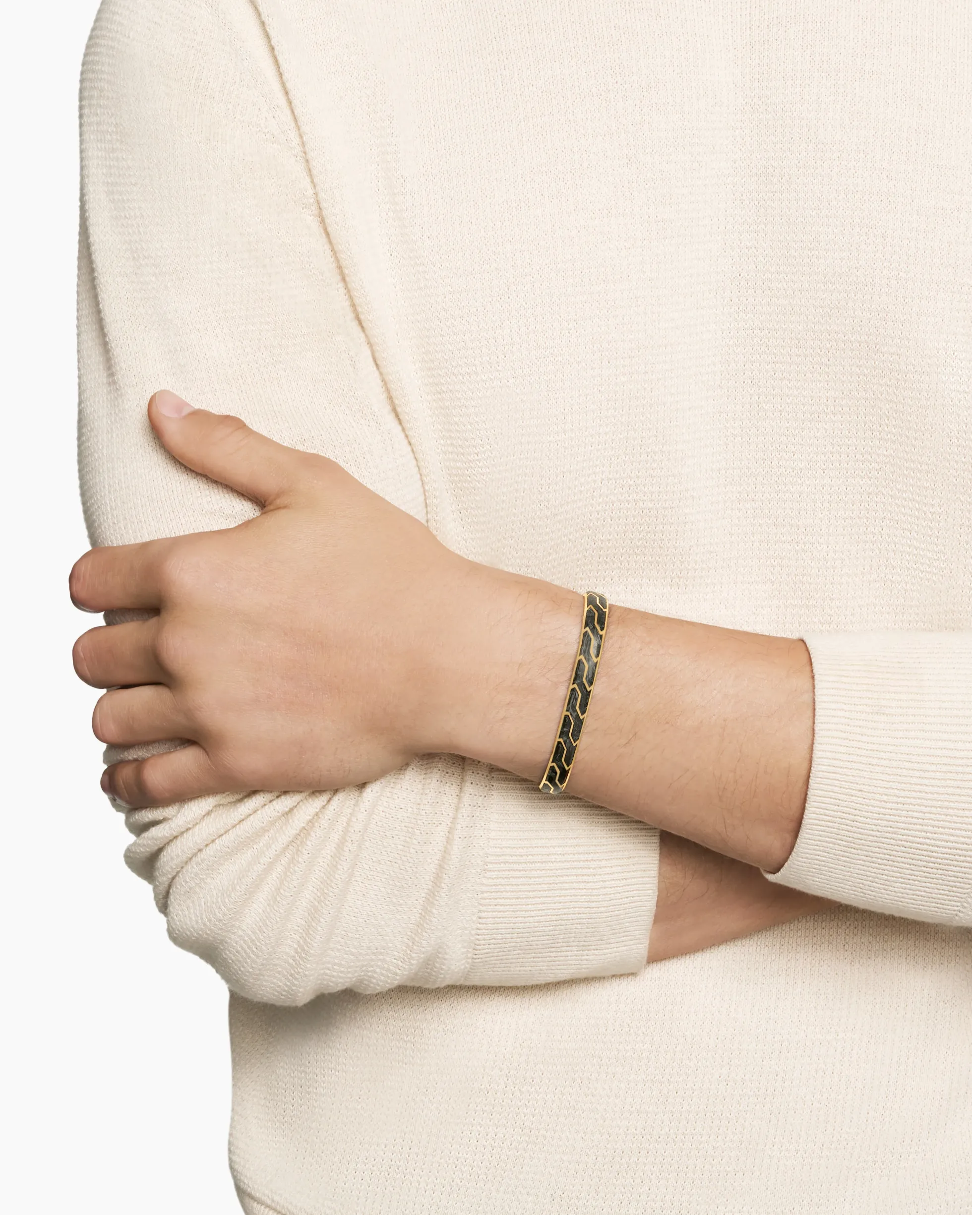Streamline® Cuff Bracelet 18K Yellow Gold with Forged Carbon, 8.5mm