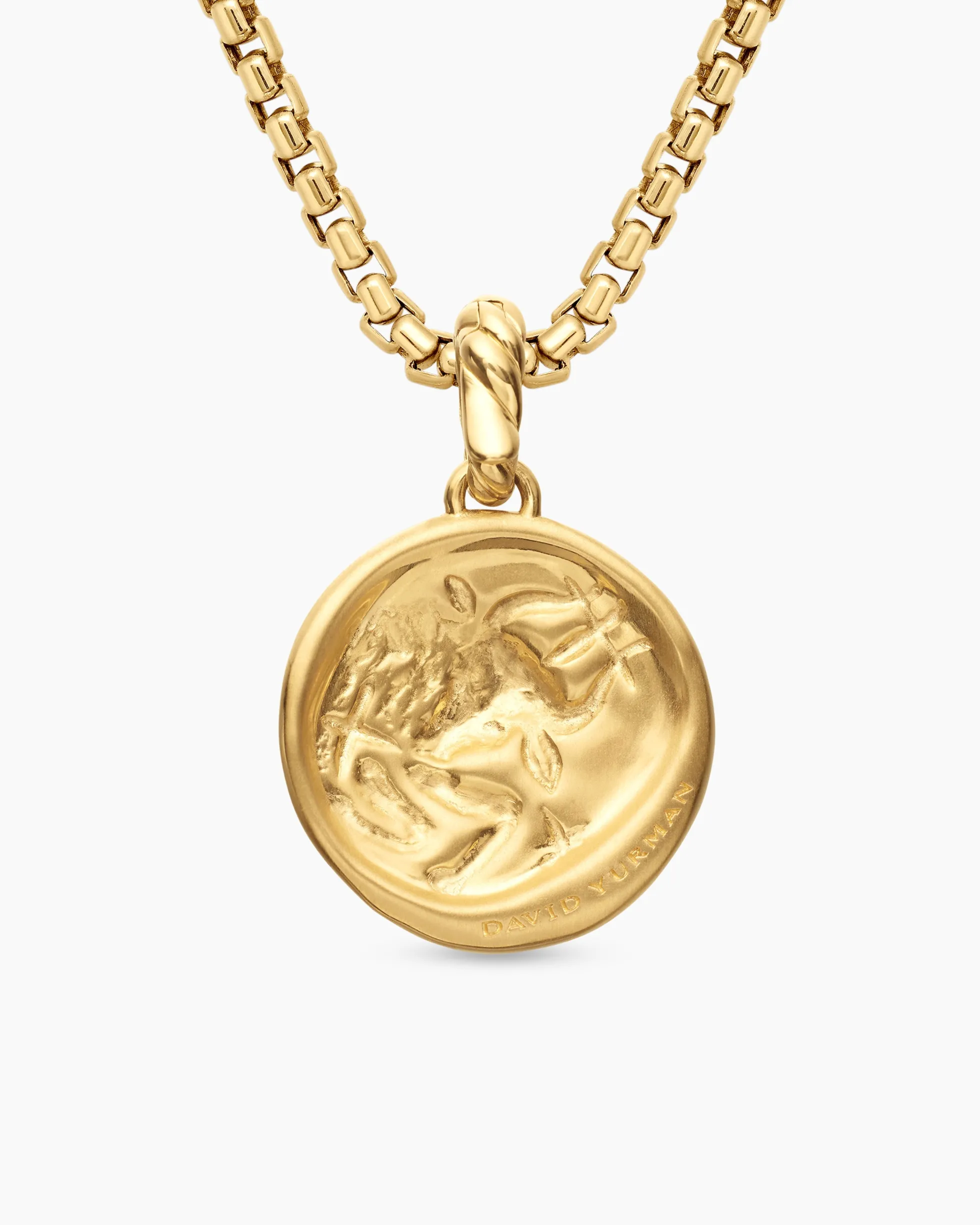 Taurus Amulet 18K Yellow Gold with Diamonds, 19mm