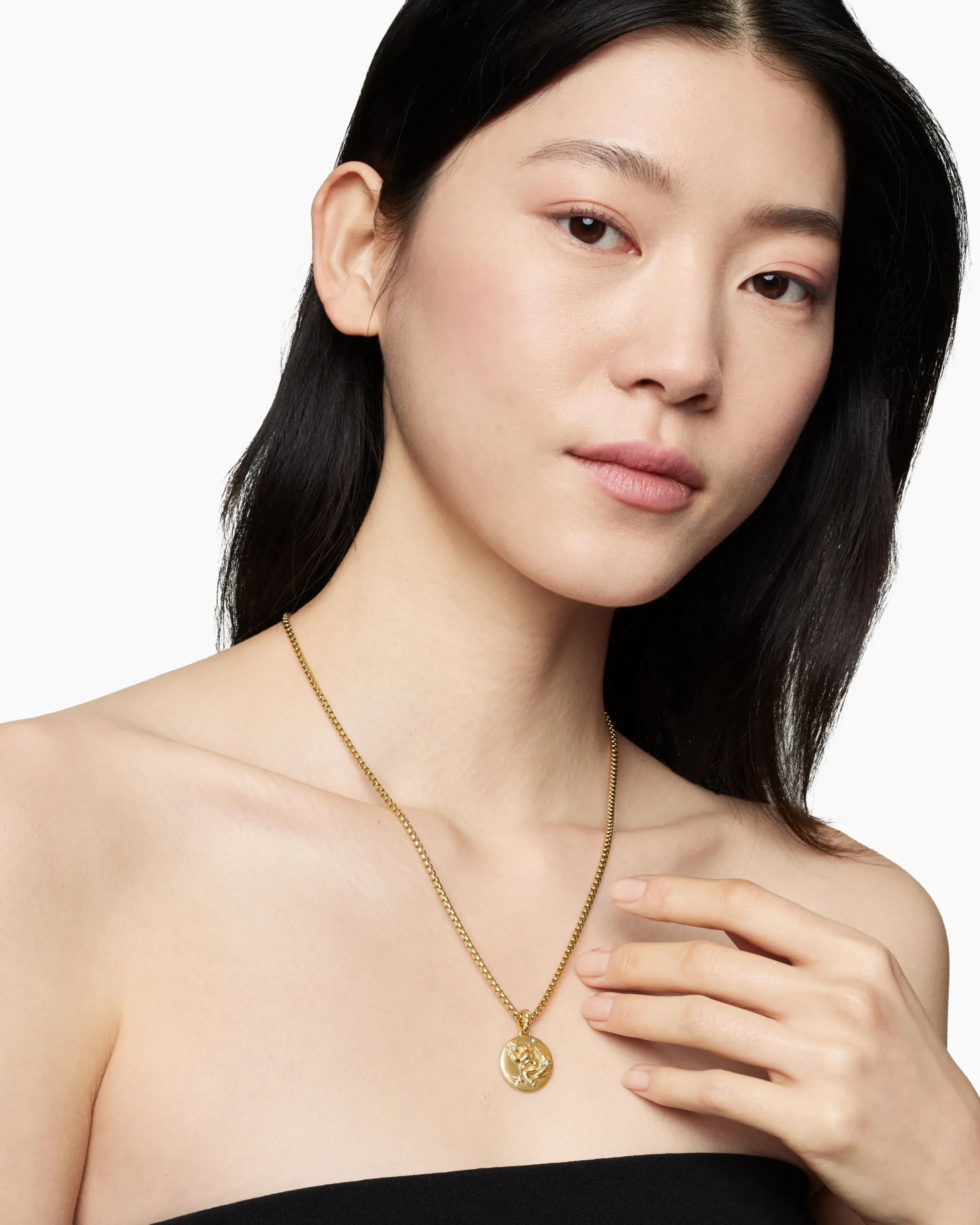 Taurus Amulet 18K Yellow Gold with Diamonds, 19mm
