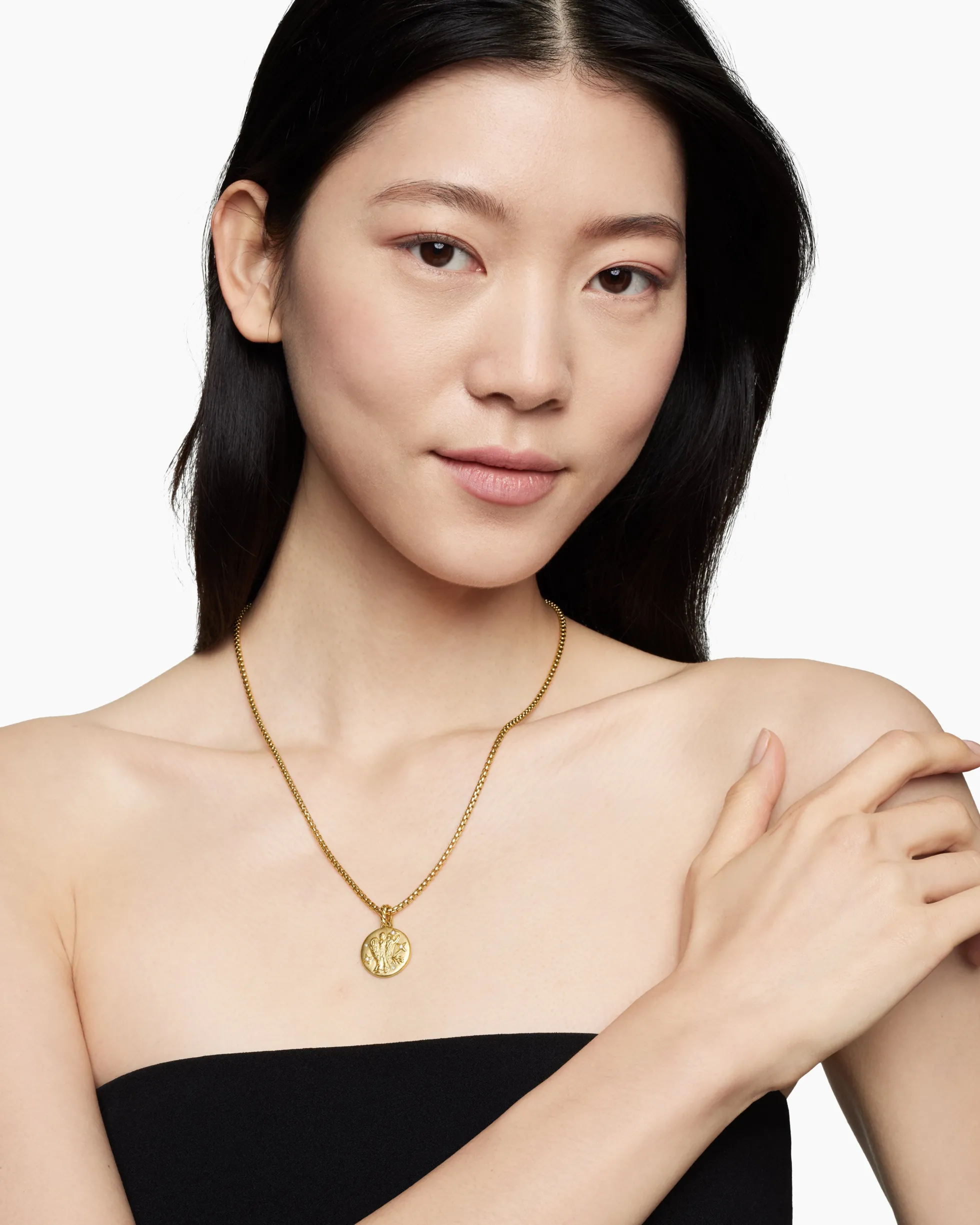 Virgo Amulet 18K Yellow Gold with Diamonds, 19mm
