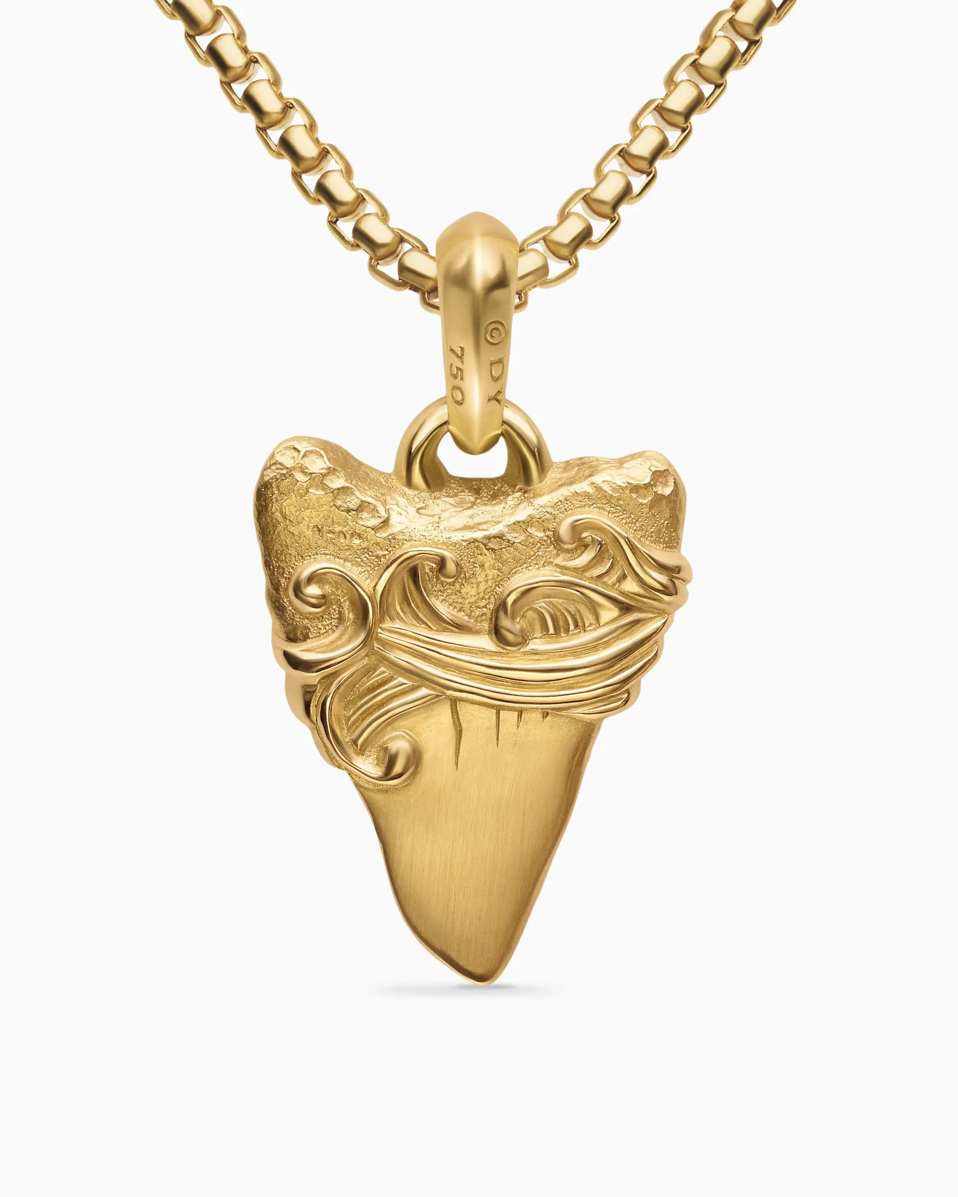 Waves Shark Tooth Amulet 18K Yellow Gold, 25mm