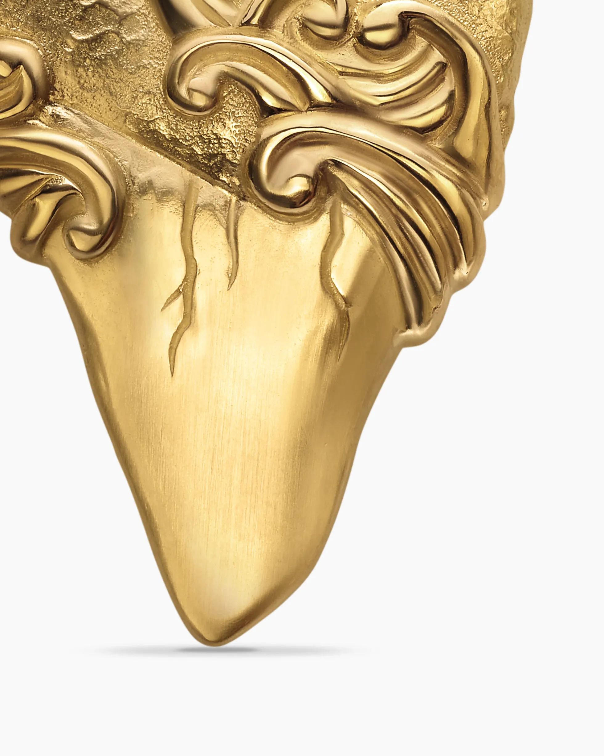 Waves Shark Tooth Amulet 18K Yellow Gold, 25mm