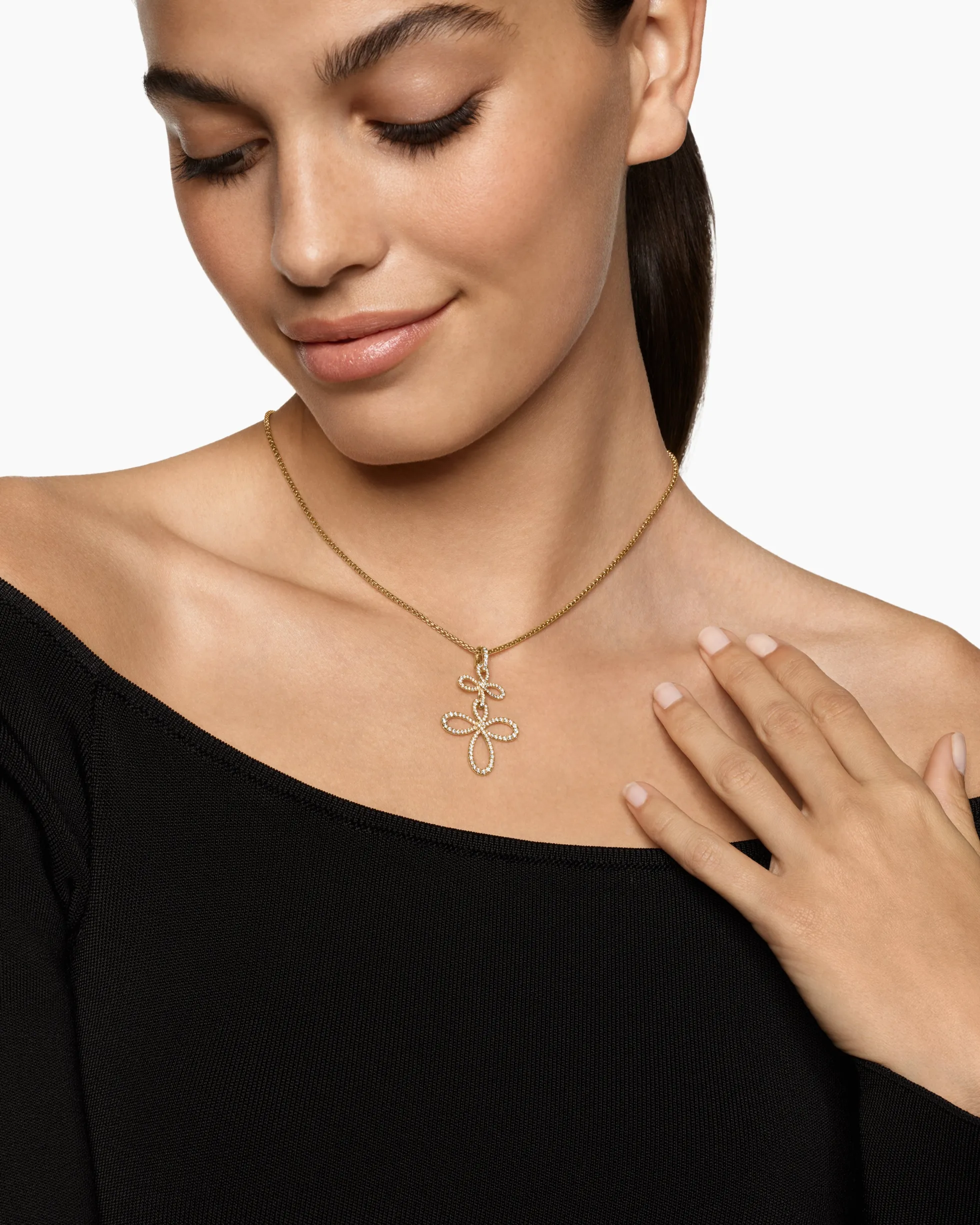 Wisteria® Pendant Necklace 18K Yellow Gold with Diamonds, 38.2mm